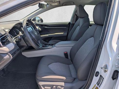 Used 2019 Toyota Camry LE FWD image 15