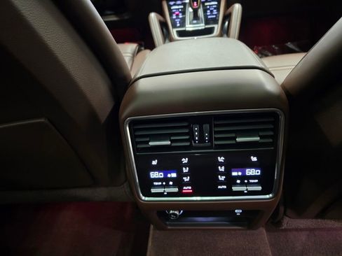 Used 2020 Porsche Cayenne Turbo image 35