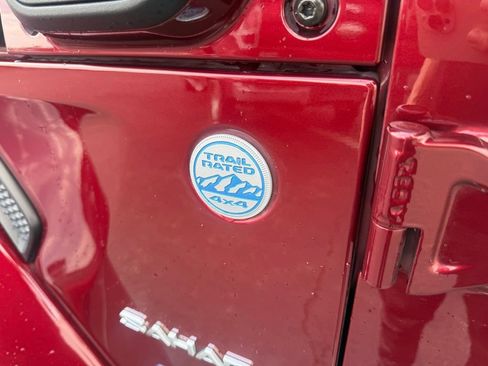 Used 2021 Jeep Wrangler Unlimited Sahara w/ Cold Weather Group AWD/4WD image 12