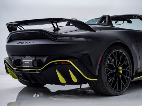 Used 2023 Aston Martin V12 Vantage Roadster image 15