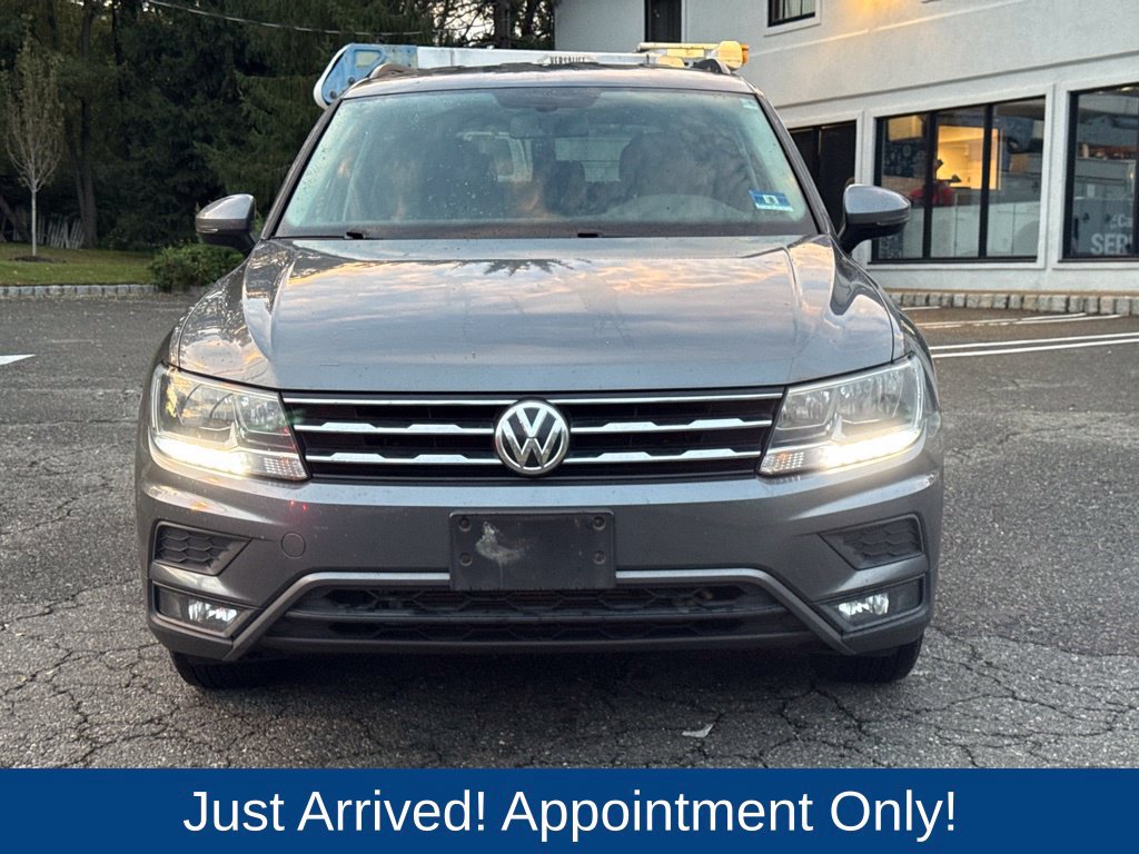 Used 2018 Volkswagen Tiguan SE AWD/4WD image 2
