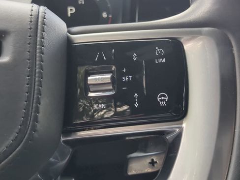 Certified 2025 Land Rover Range Rover SE AWD/4WD image 26