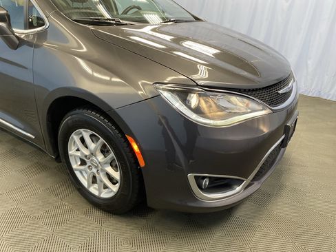 Certified 2020 Chrysler Pacifica Touring-L image 51