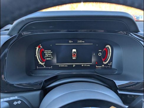 Used 2023 Nissan Pathfinder Platinum image 16