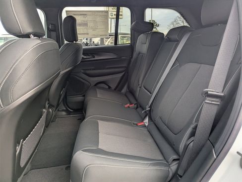 New 2025 Jeep Grand Cherokee Laredo w/ MOPAR Finishing Package image 16