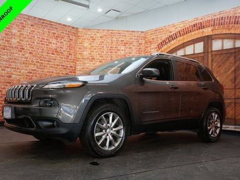 Used 2018 Jeep Cherokee Limited image 3