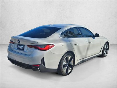 Used 2025 BMW i4 eDrive40 image 5