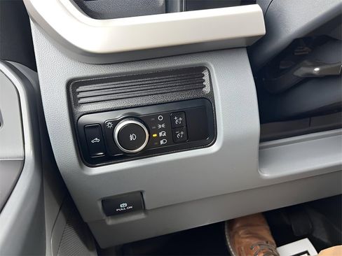 Used 2024 Ford F250 XLT w/ FX4 Off-Road Package image 26