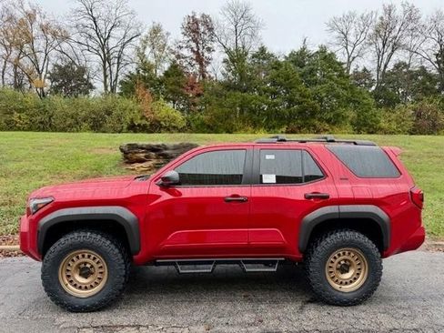New 2025 Toyota 4Runner SR5 image 3