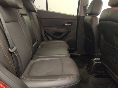 Used 2019 Chevrolet Trax LT w/ LT Convenience Package FWD image 19