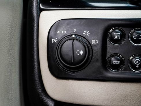 Used 2017 Maserati GranTurismo Sport RWD image 28