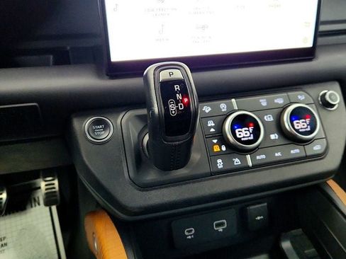 Used 2023 Land Rover Defender 110 X AWD/4WD image 17