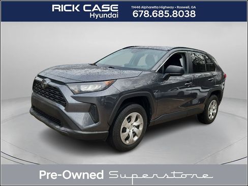 Used 2021 Toyota RAV4 LE image 1