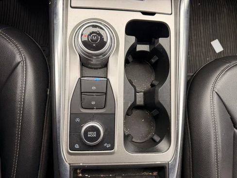 Used 2020 Ford Explorer XLT w/ Equipment Group 202A AWD/4WD image 21