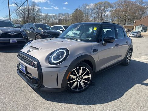 Used 2024 MINI Cooper S FWD image 2