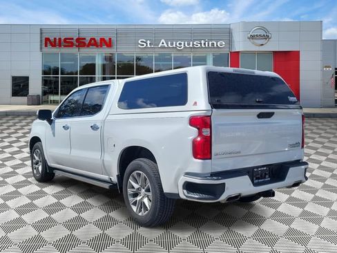 Used 2019 Chevrolet Silverado 1500 High Country w/ Technology Package AWD/4WD image 4