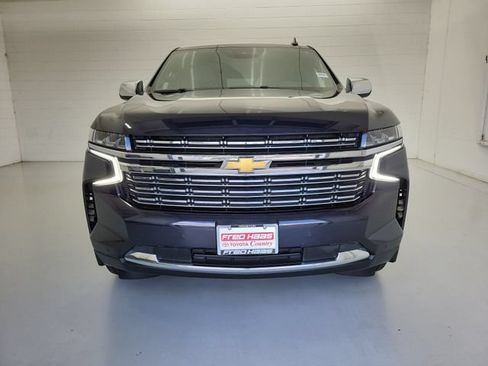 Used 2023 Chevrolet Suburban Premier AWD/4WD image 3