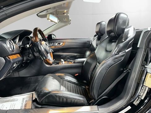 Used 2013 Mercedes-Benz SL 550 w/ Premium Pkg image 5