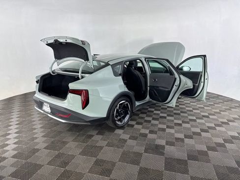Certified 2025 Kia K4 EX FWD image 16