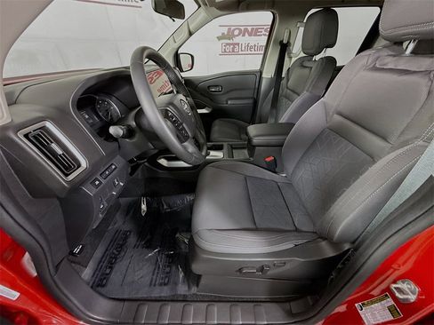 Certified 2025 Nissan Frontier SV w/ SV Convenience Package image 27