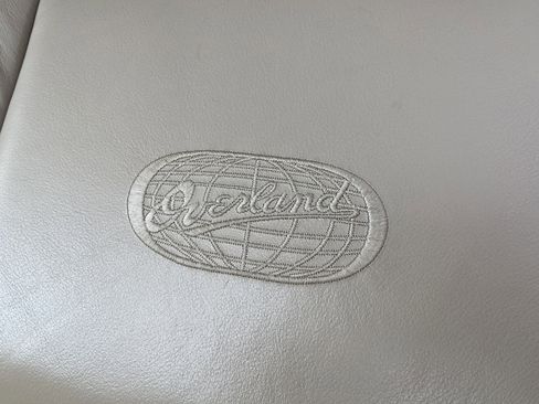 Used 2018 Jeep Grand Cherokee Overland image 36