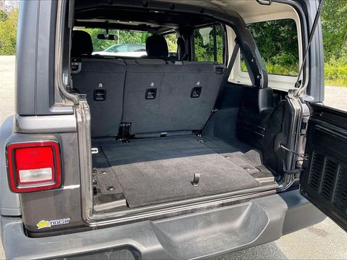 Used 2021 Jeep Wrangler Unlimited Sport AWD/4WD image 32
