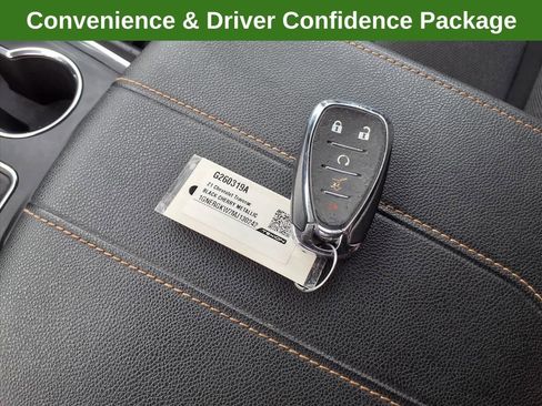 Used 2021 Chevrolet Traverse LT image 16