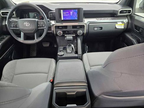 Certified 2025 Toyota Tacoma SR5 AWD/4WD image 18