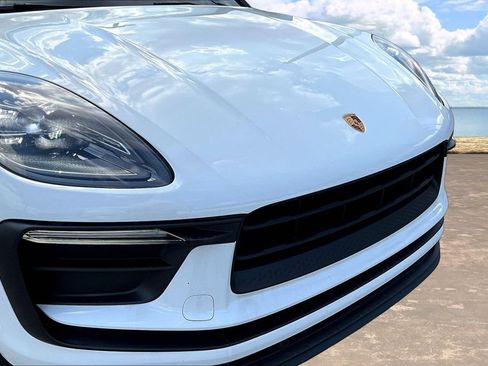 Used 2022 Porsche Macan AWD/4WD image 33
