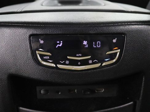 Used 2019 Cadillac Escalade Premium Luxury image 15