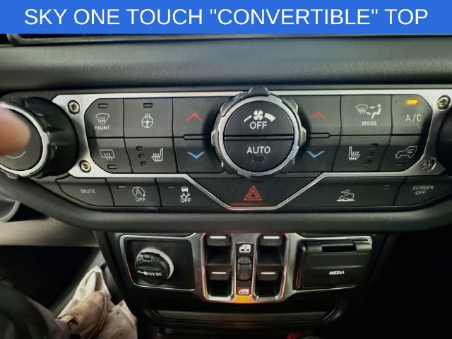 Used 2026 Jeep Wrangler Unlimited Sahara AWD/4WD image 19
