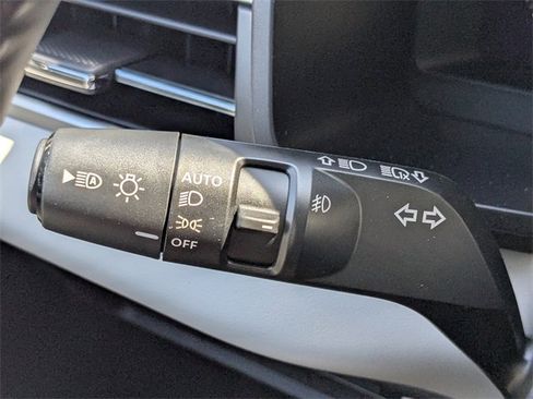 New 2025 Mitsubishi Outlander SE image 29