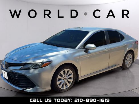 Used 2018 Toyota Camry LE w/ Convenience Package FWD image 7