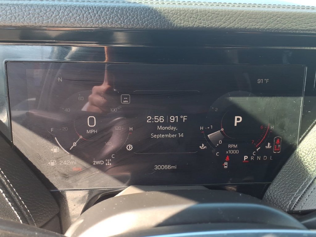 Used 2025 GMC Yukon Denali AWD/4WD image 8