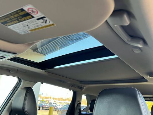 Used 2023 Nissan Rogue SV w/ SV Premium Package image 31