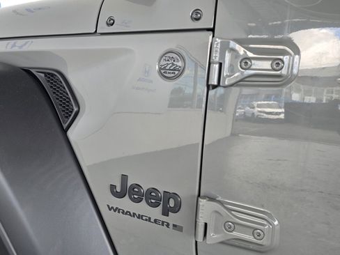 Used 2023 Jeep Wrangler Sport S image 21