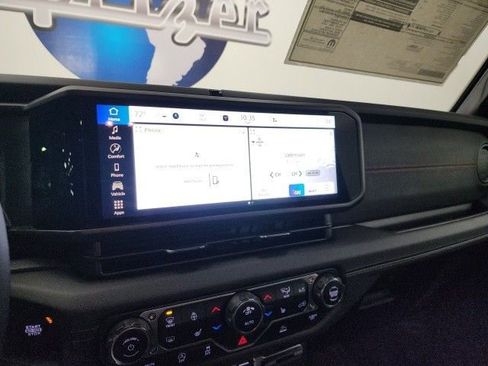 New 2025 Jeep Wrangler Unlimited Rubicon image 17