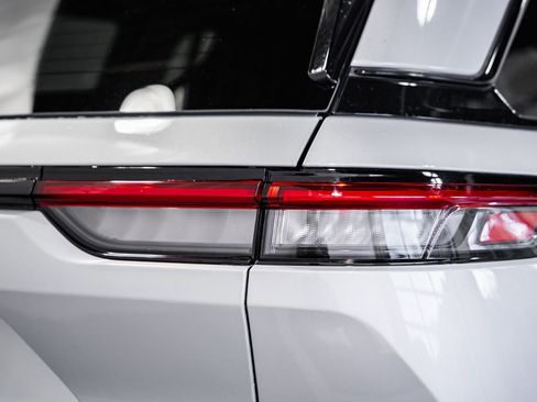 New 2025 Jeep Grand Cherokee Altitude image 7