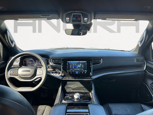 Used 2022 Jeep Wagoneer Series II image 3