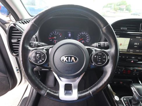 Used 2020 Kia Soul EX FWD image 17