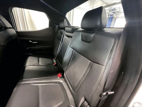 Used 2025 Hyundai Santa Cruz SEL AWD/4WD image 15