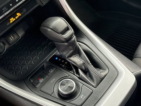Certified 2025 Toyota RAV4 XLE AWD/4WD image 20