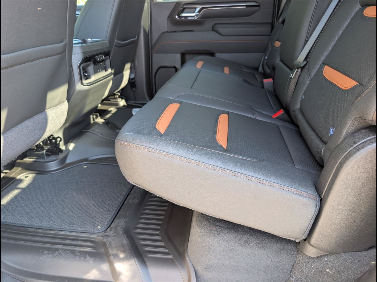 New 2026 GMC Sierra 2500 AT4 w/ AT4 Premium Plus Package AWD/4WD image 12