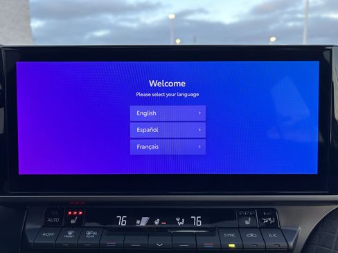 Used 2025 Toyota Camry XLE image 27