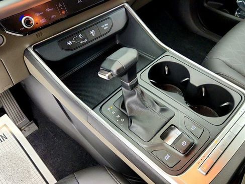 Used 2026 Kia Carnival FWD image 16