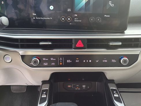 Certified 2025 Kia Sorento S AWD/4WD image 31