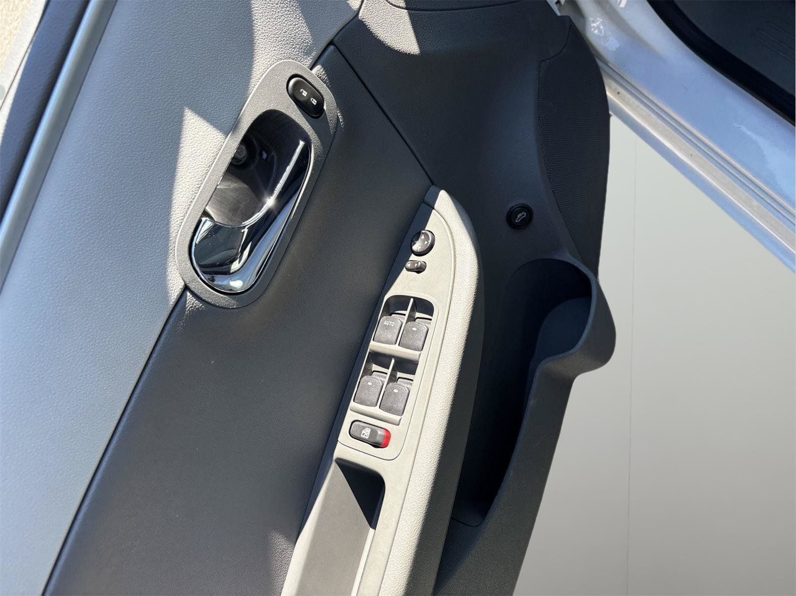 Used 2011 Chevrolet Malibu LS FWD image 10