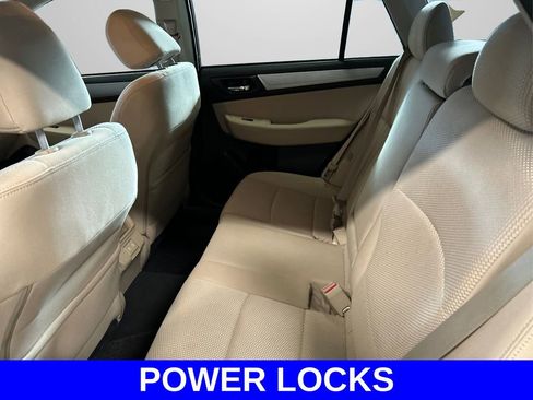 Used 2019 Subaru Outback 2.5i Premium image 10