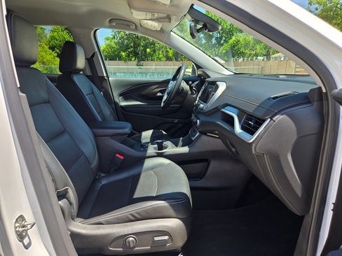 Used 2024 GMC Terrain SLT AWD/4WD image 27