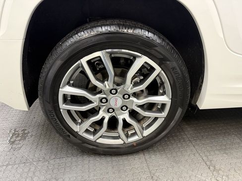 Used 2023 GMC Terrain Denali image 12